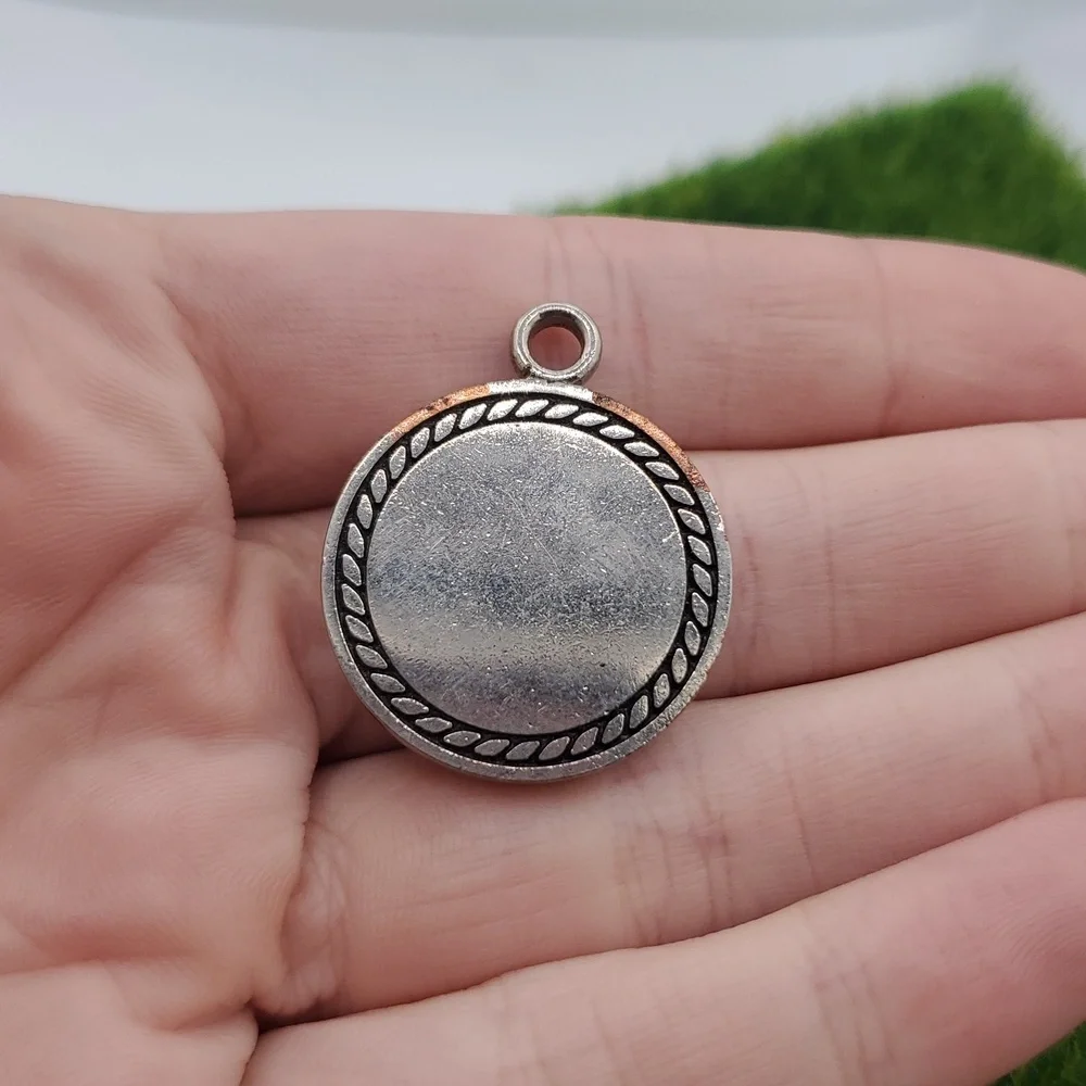 Silver Tone 'I Love My Dog' Pendant P327